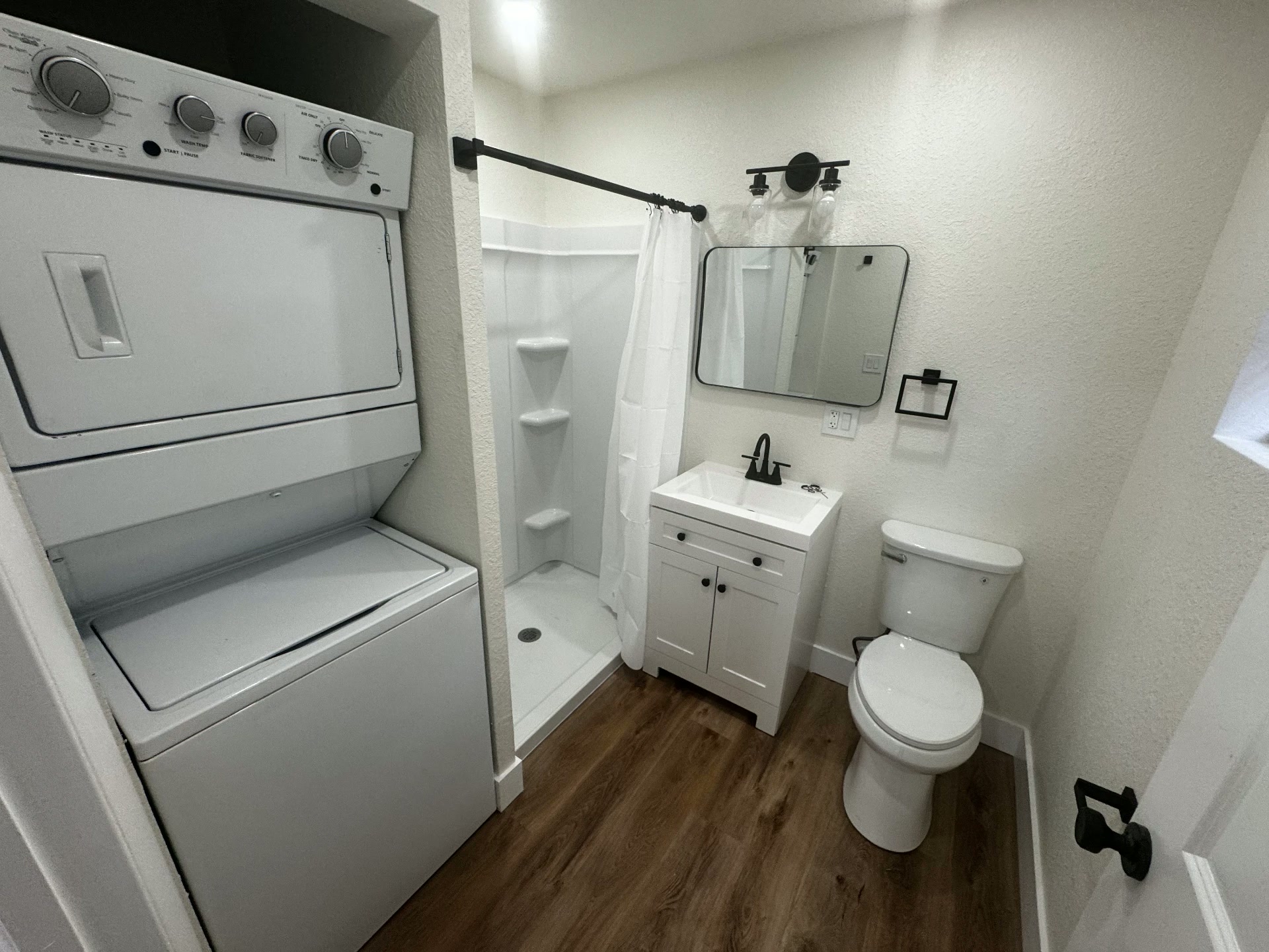 The bathroom of an efficiency apartment available through Wings of Grace housing